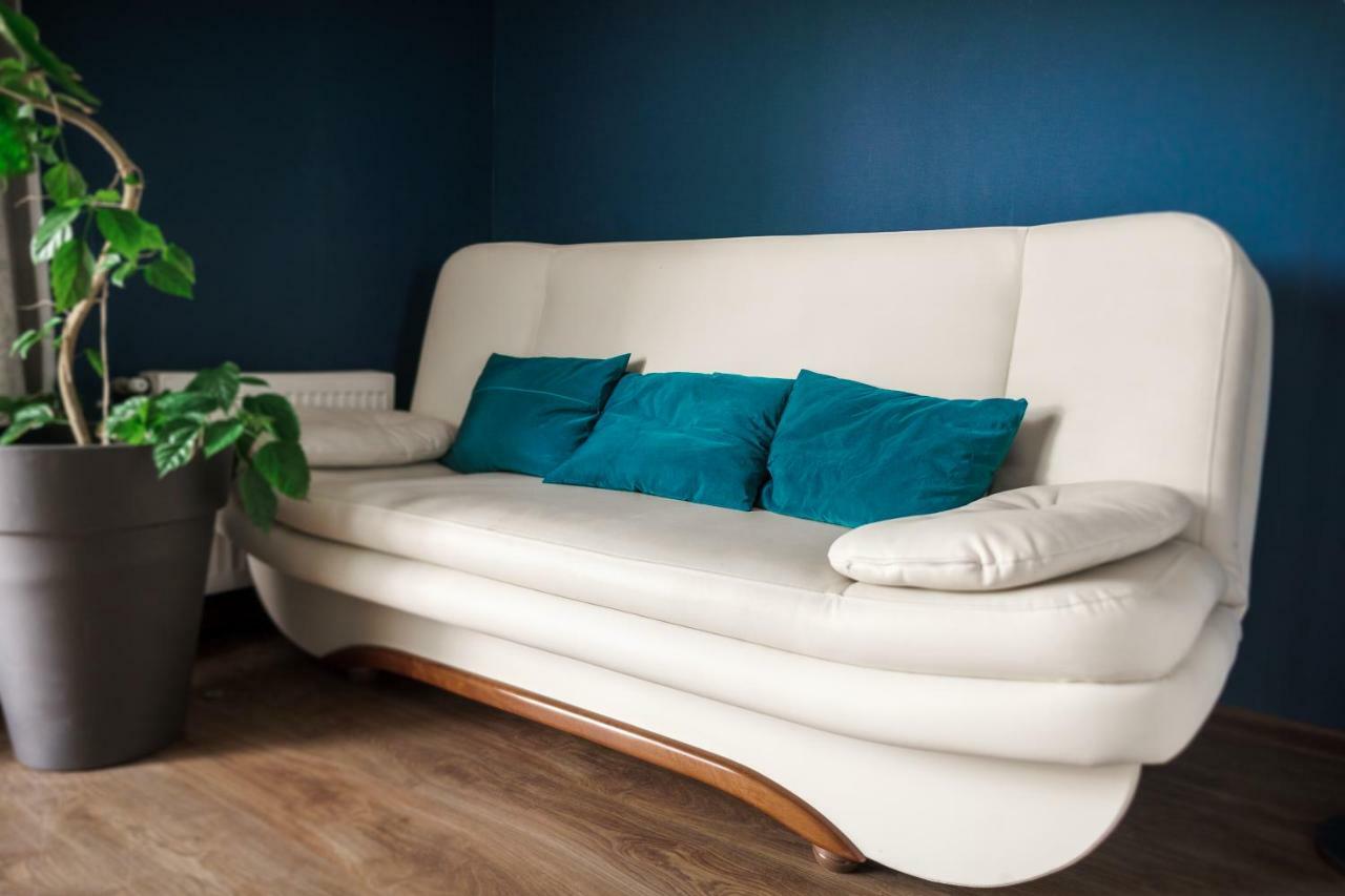 Stylish Apartment With A Balcony Overlooking The Park オデッサ エクステリア 写真
